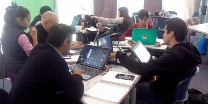 Estudiantes desarrollaron proyectos Estudiantes desarrollaron proyectos