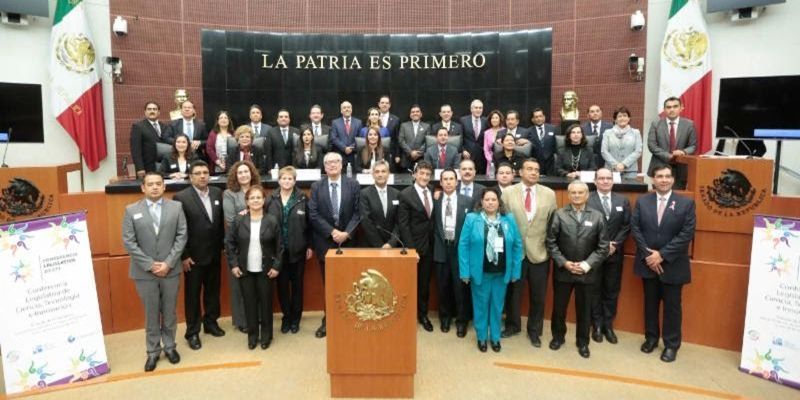 conferencia senado 1