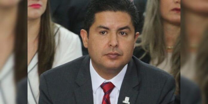 Enrique Flores Mendoza Enrique Flores Mendoza