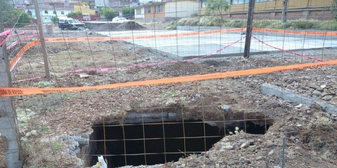Hundimiento de 5 metros de diámetro Hundimiento de 5 metros de diámetro