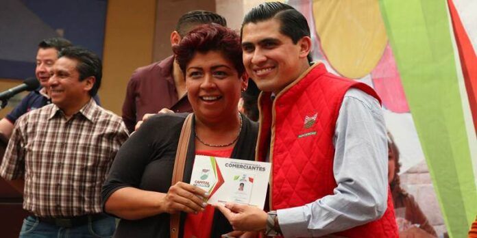 Se entregaron 90 credenciales Se entregaron 90 credenciales