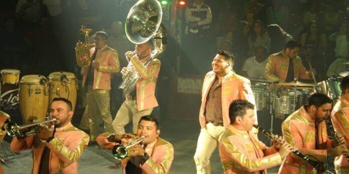 La Banda MS se presentó con éxito en el recinto La Banda MS se presentó con éxito en el recinto