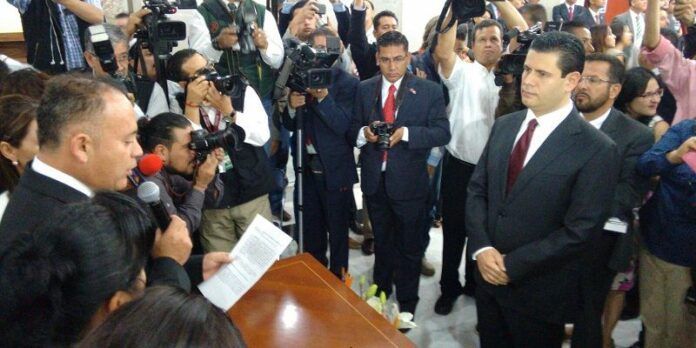Miguel Alonso entregó su informe Miguel Alonso entregó su informe