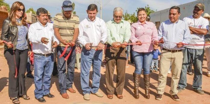 Autoridades inauguran la obra Autoridades inauguran la obra