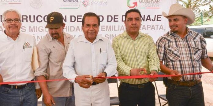 Autoridades inauguran la obra Autoridades inauguran la obra