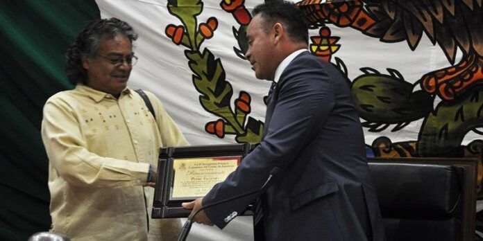 Pedro Valtierra recibió un reconocimiento. Pedro Valtierra recibió un reconocimiento.