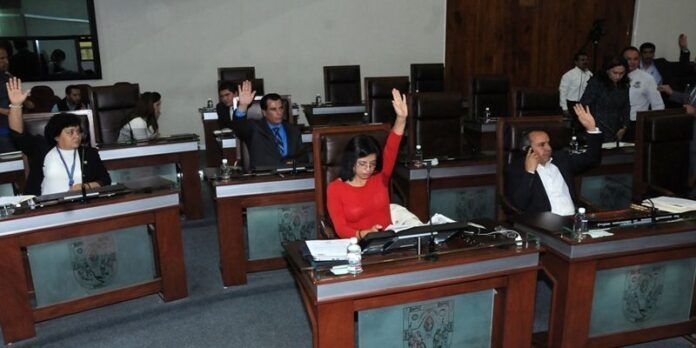 La iniciativa fue aprobada por unanimidad.