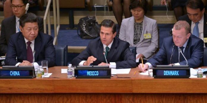 Enrique Peña Nieto en la Asamblea Enrique Peña Nieto en la Asamblea