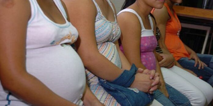 Embarazos en adolescentes disminuyeron 2 por ciento. Embarazos en adolescentes disminuyeron 2 por ciento.