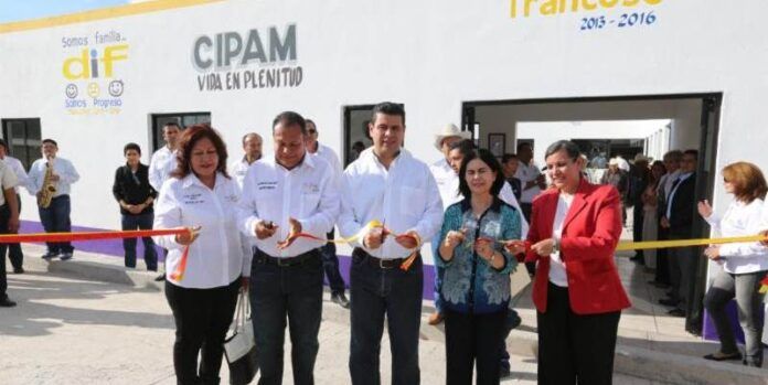 Miguel Alonso inaugura el lugar Miguel Alonso inaugura el lugar
