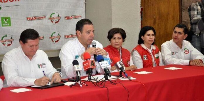 El candidato en rueda de prensa