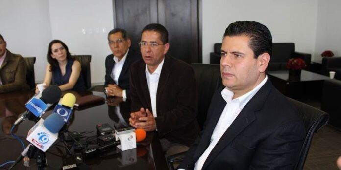 Gobernador y alcalde hacen el anuncio Gobernador y alcalde hacen el anuncio