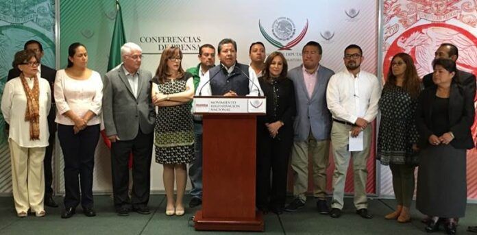 David Monreal en rueda de prensa David Monreal en rueda de prensa
