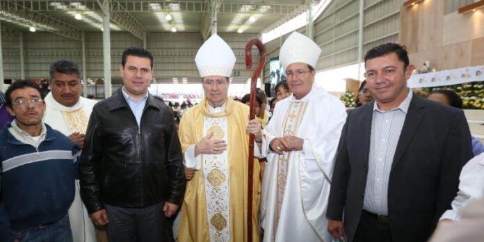 Asiste gobernador como invitado Asiste gobernador como invitado