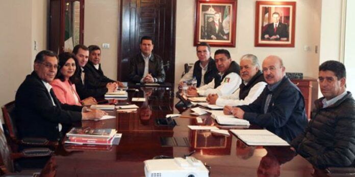Miguel Alonso con colaboradores Miguel Alonso con colaboradores