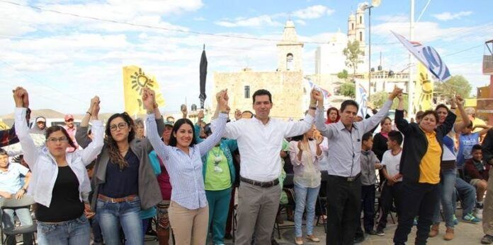 El candidato con simpatizantes El candidato con simpatizantes