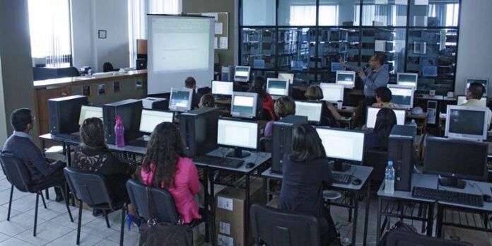 Participan en curso