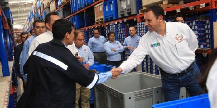 Tello estuvo en la fábrica de autopartes Vazlo. Tello estuvo en la fábrica de autopartes Vazlo.