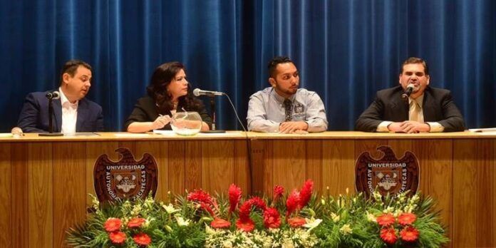 Habrá un segundo debate. Habrá un segundo debate.