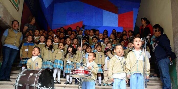 Participantes ofrecen concierto