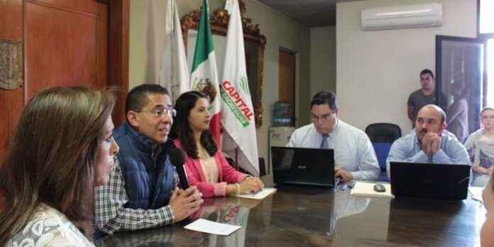 Firman acta de revisión Firman acta de revisión