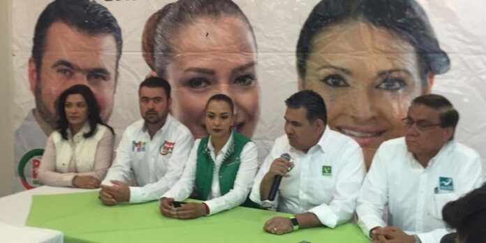 Relata hechos en rueda de prensa Relata hechos en rueda de prensa