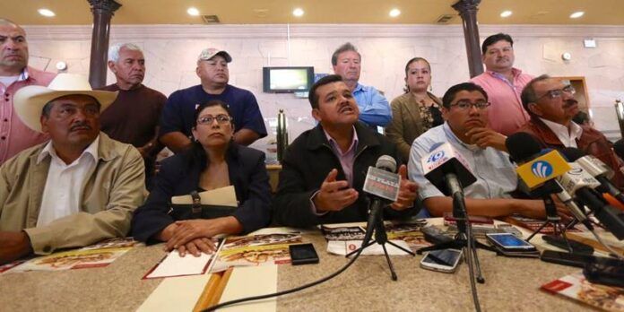 Dieron su total respaldo a David Monreal. Dieron su total respaldo a David Monreal.
