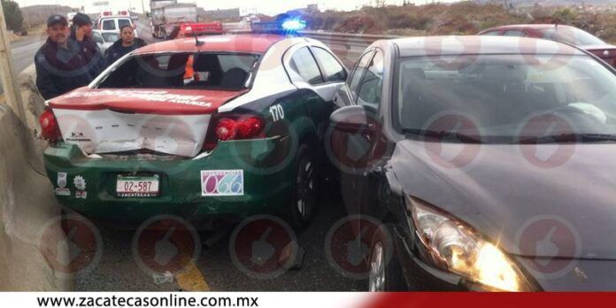 Una patrulla de la policía resultó afectada. Una patrulla de la policía resultó afectada.