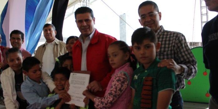 Miguel Alonso en festejo de Día del Niño Miguel Alonso en festejo de Día del Niño