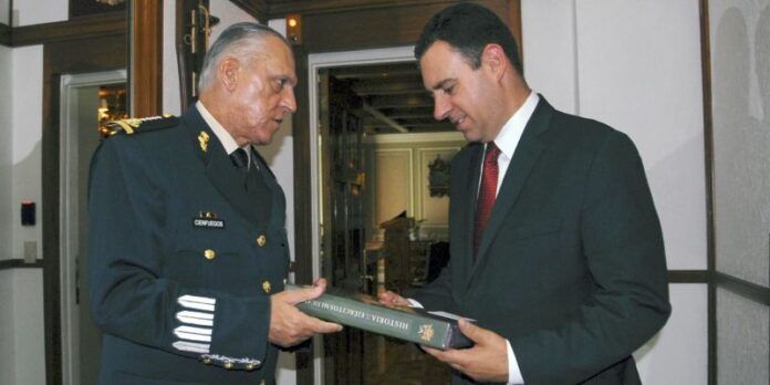Salvador Cienfuegos y Alejandro Tello Salvador Cienfuegos y Alejandro Tello