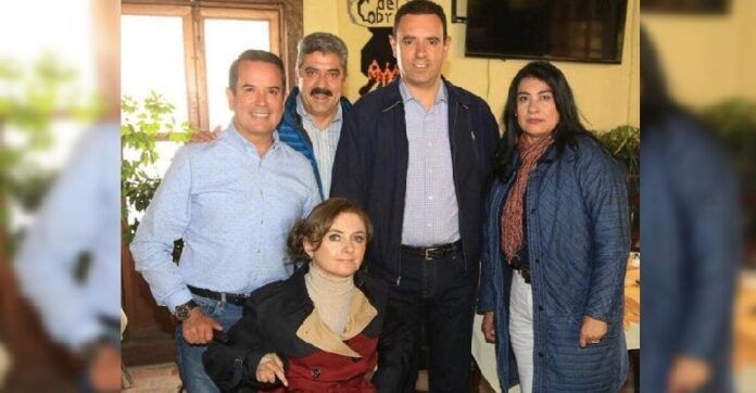 Gobernador con legisladores Gobernador con legisladores