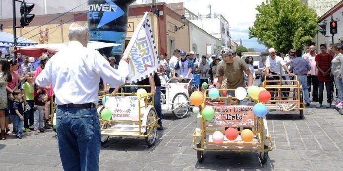 Tradicional carrera de triciclos tostaderos Tradicional carrera de triciclos tostaderos
