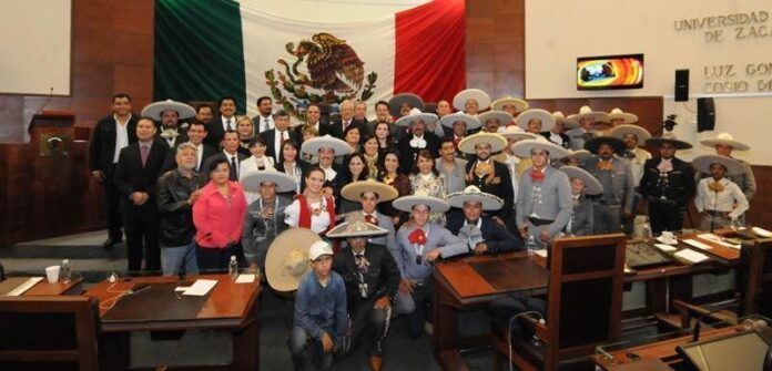 Reconocen a campeones del deporte