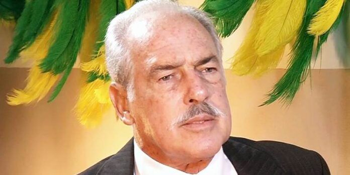 El actor de 75 años El actor de 75 años