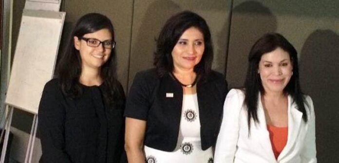 Mara Muñoz, Leticia Soto y Perla Martínez