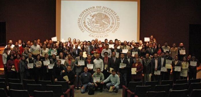 Participan 400 litigantes