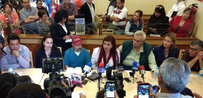 Acusa acuerdos para arrebatarle alcaldía Acusa acuerdos para arrebatarle alcaldía
