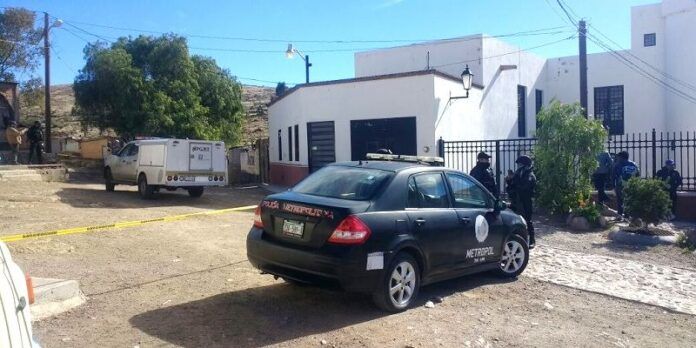 Peritos hicieron el levantamiento del cuerpo Peritos hicieron el levantamiento del cuerpo