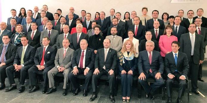 Participan representantes de las 32 entidades Participan representantes de las 32 entidades