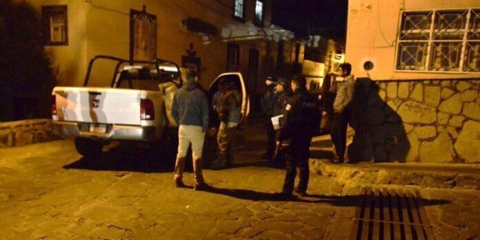 Vecinos ayudaron a detener al presunto maleante Vecinos ayudaron a detener al presunto maleante