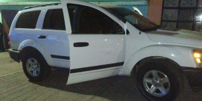 Camioneta donde fue herida la víctima Camioneta donde fue herida la víctima