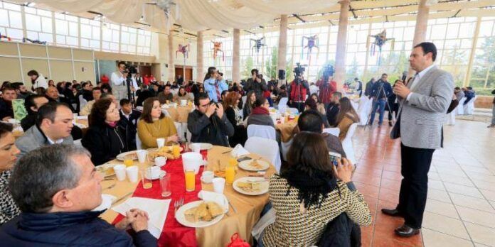 Ofrece posada a medios Ofrece posada a medios
