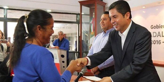Entregan pago a beneficiarios Entregan pago a beneficiarios