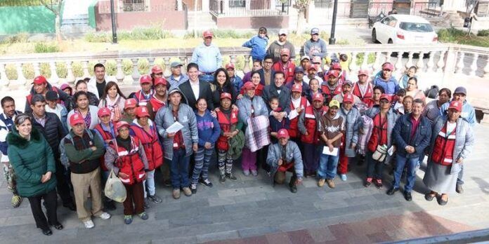 Hormiguitas con autoridades Hormiguitas con autoridades