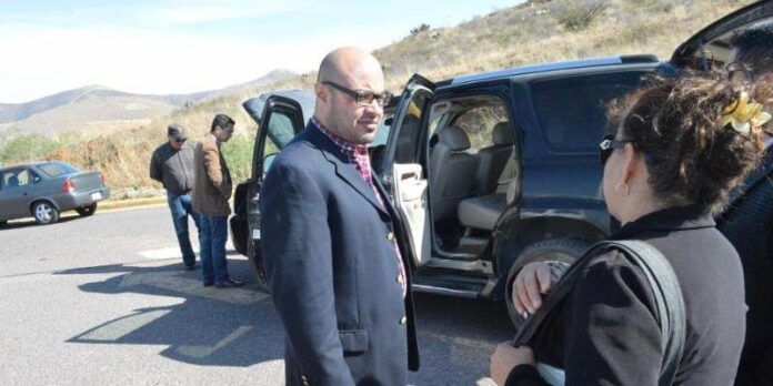 Procurador entrega la camioneta