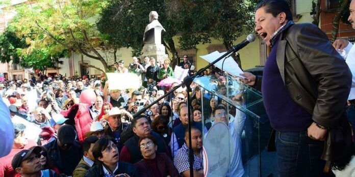 Mitin en la Plazuela Miguel Auza Mitin en la Plazuela Miguel Auza