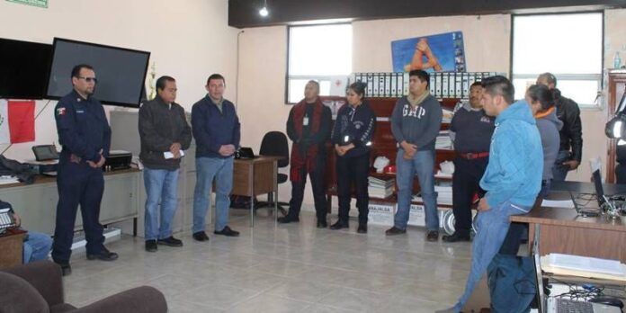 El alcalde se reunió con elementos del cuerpo de bomberos. El alcalde se reunió con elementos del cuerpo de bomberos.