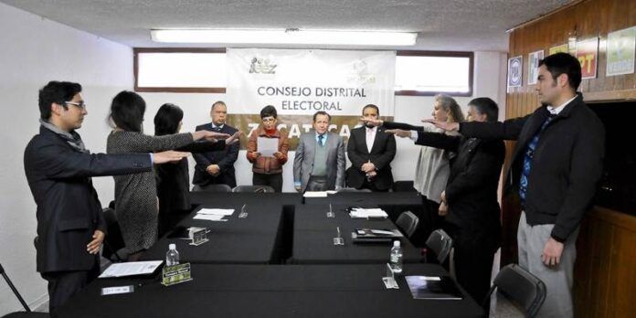 Virgilio Rivera toma protesta a integrantes