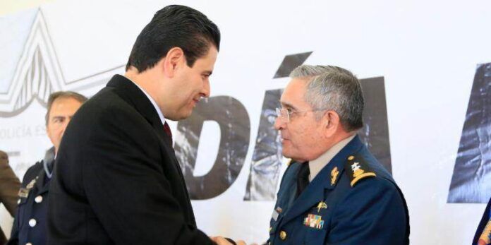 Miguel Alonso agradece su esfuerzo Miguel Alonso agradece su esfuerzo