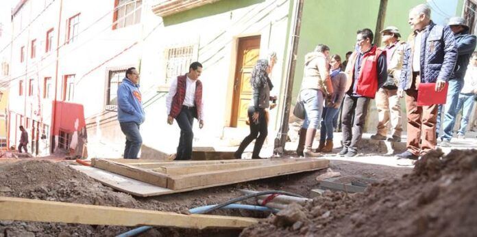Alcalde supervisa la obra Alcalde supervisa la obra